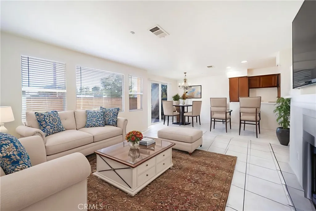 41548 Blue Canyon 4, Murrieta, California 92562 home-pic-3