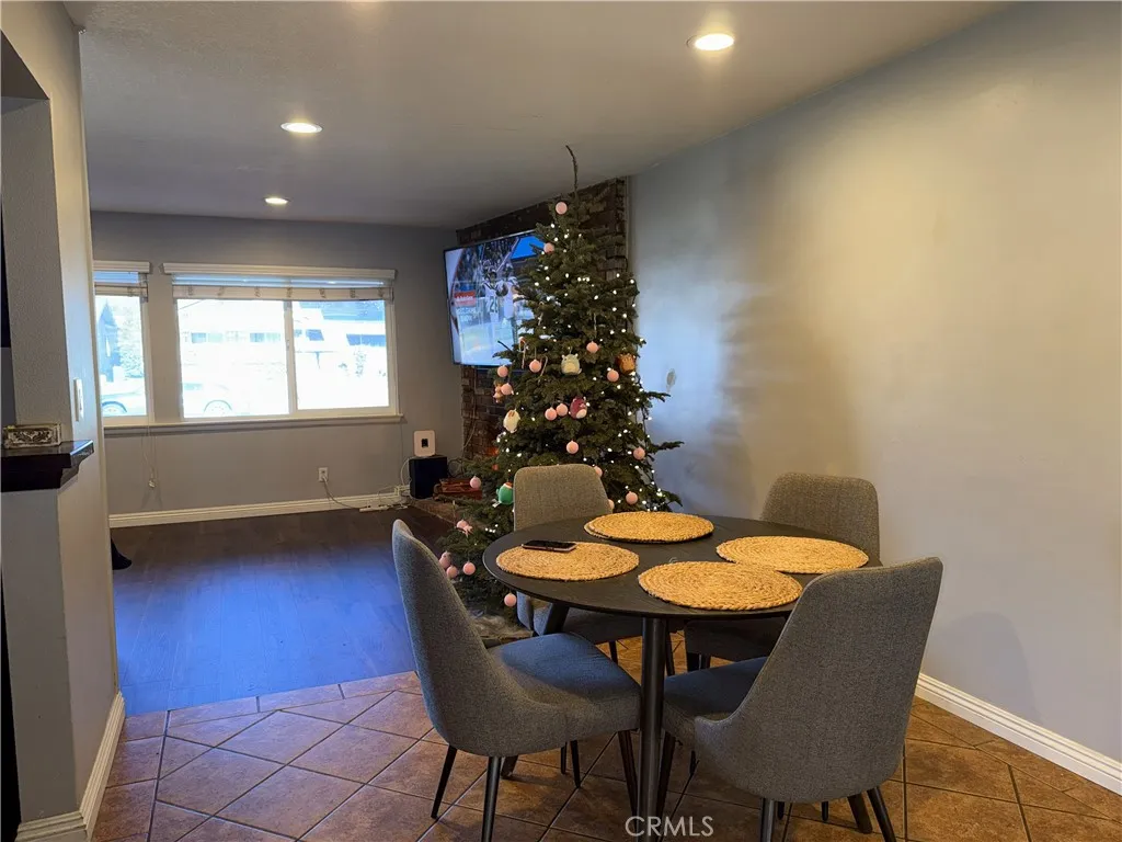 288 Royal Coach, Pomona, California 91767 home-pic-26