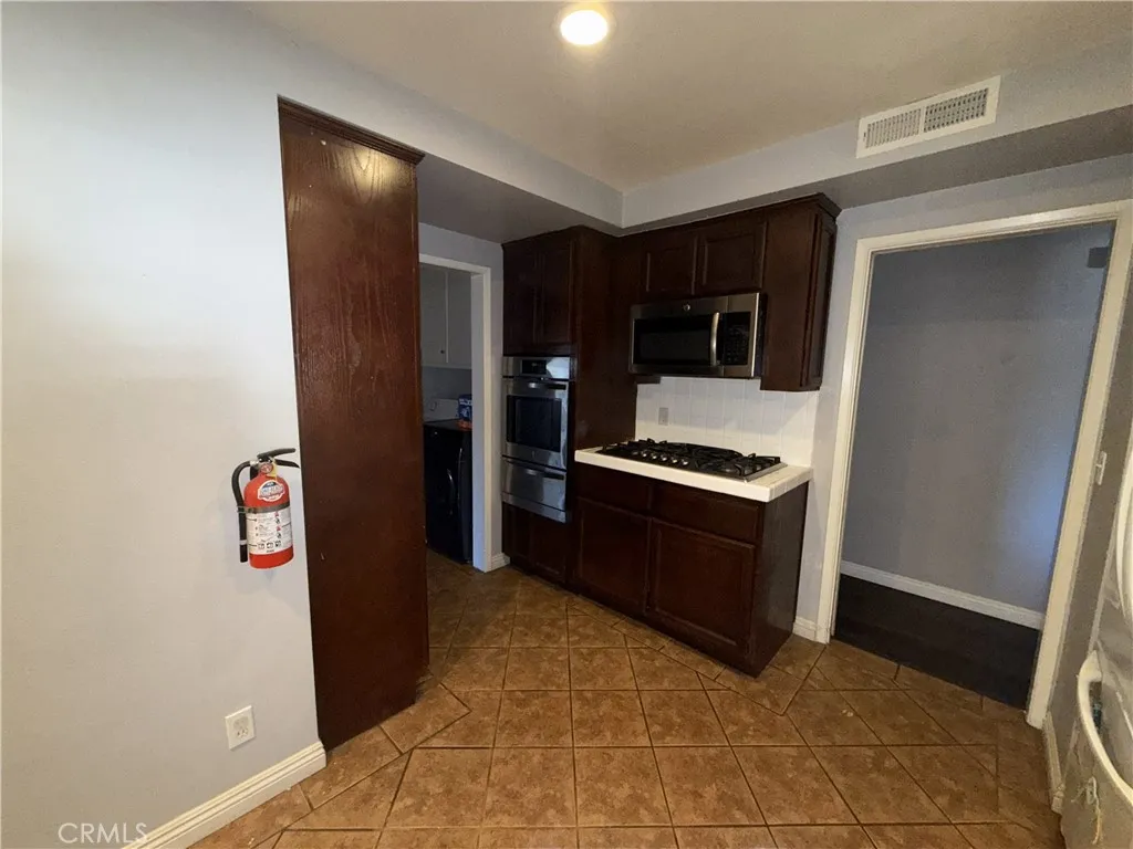 288 Royal Coach, Pomona, California 91767 home-pic-24