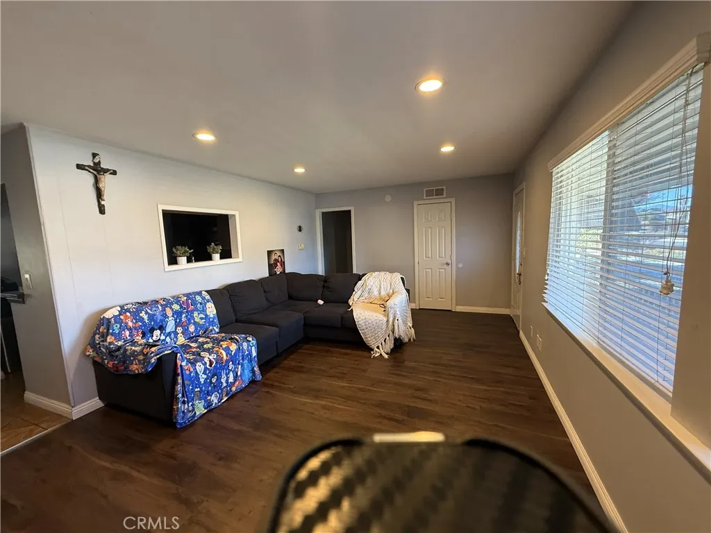 288 Royal Coach, Pomona, California 91767 home-pic-22