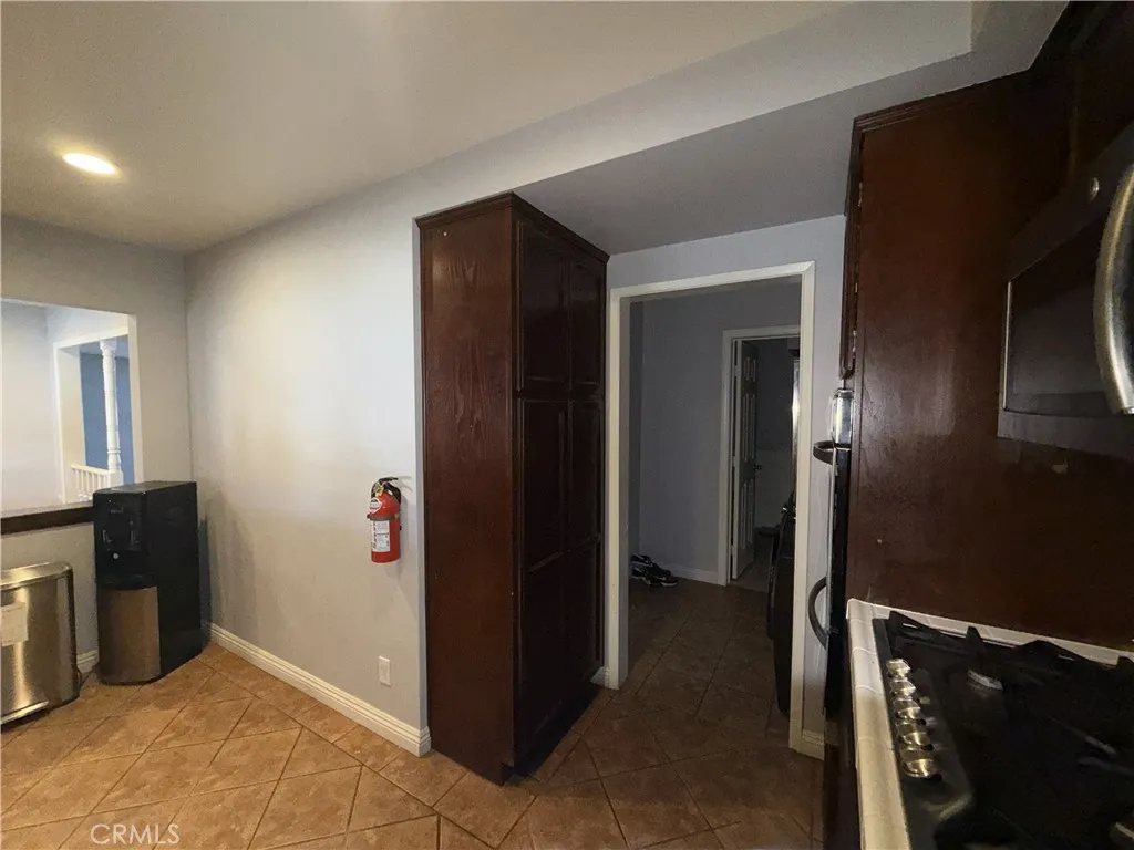 288 Royal Coach, Pomona, California 91767 home-pic-25