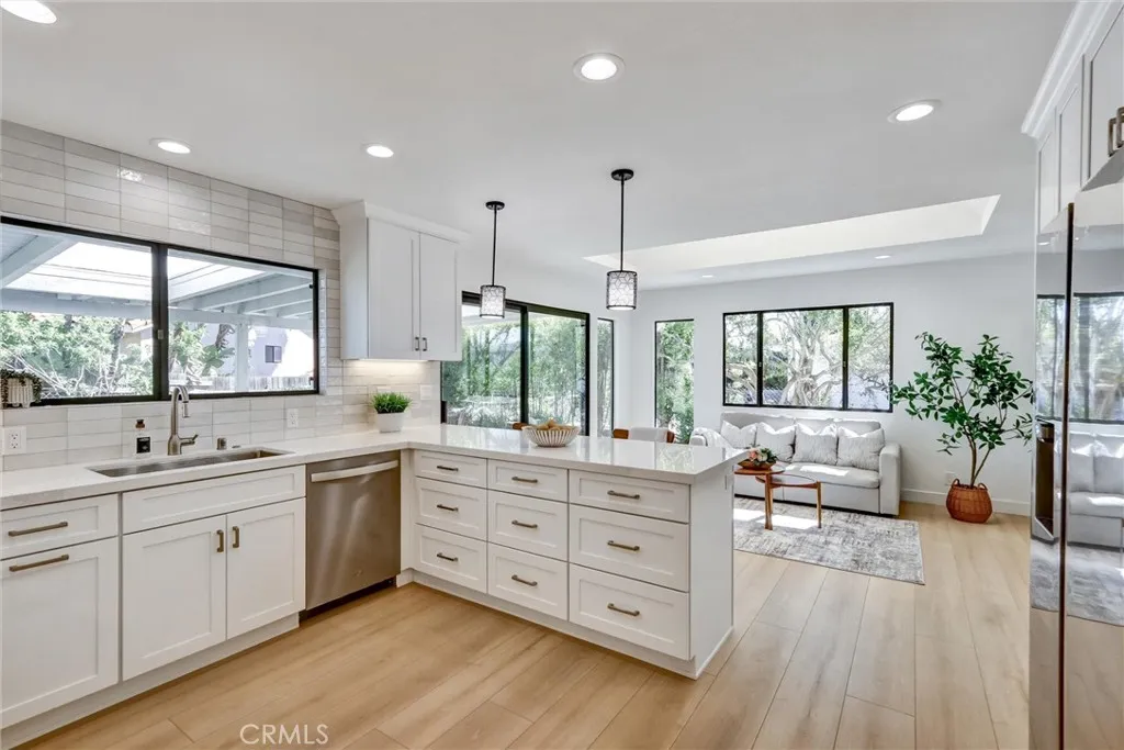 5515 Thunderbird, La Jolla, California 92037 home-pic-16