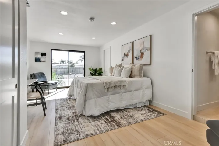 The 5th Bedroom with Sliding Door to Front Yard
