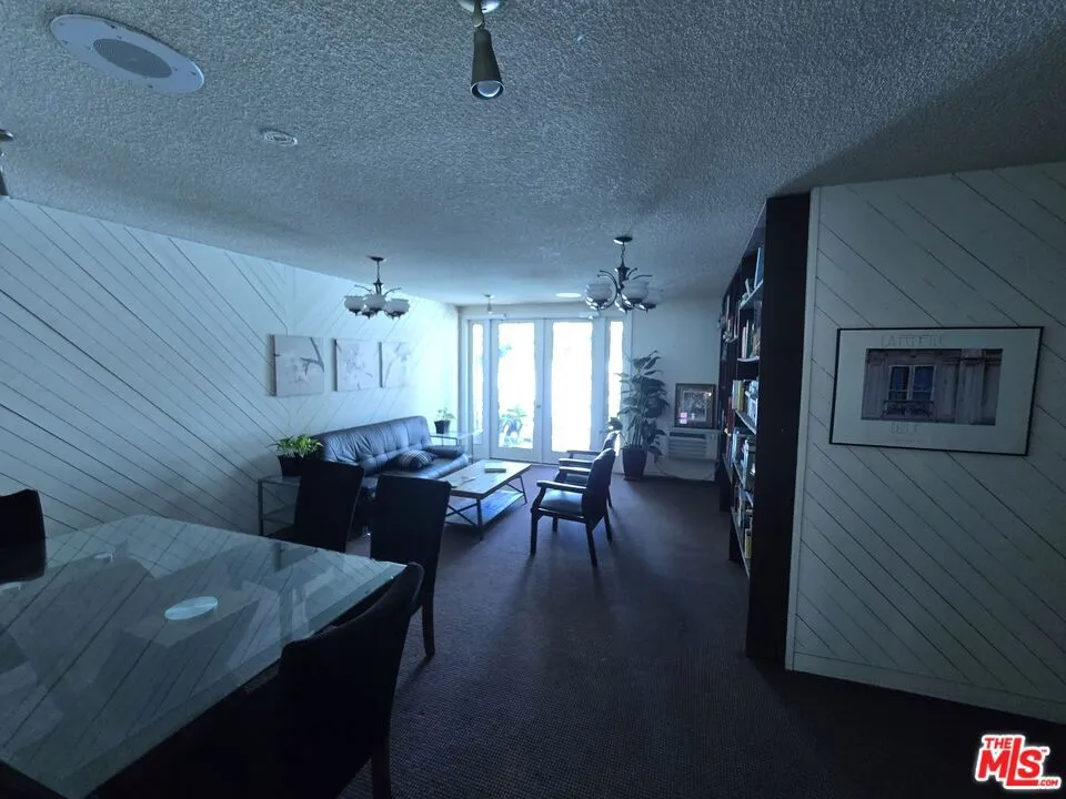 14315 Riverside Drive 105, Sherman Oaks, California 91423 home-pic-17