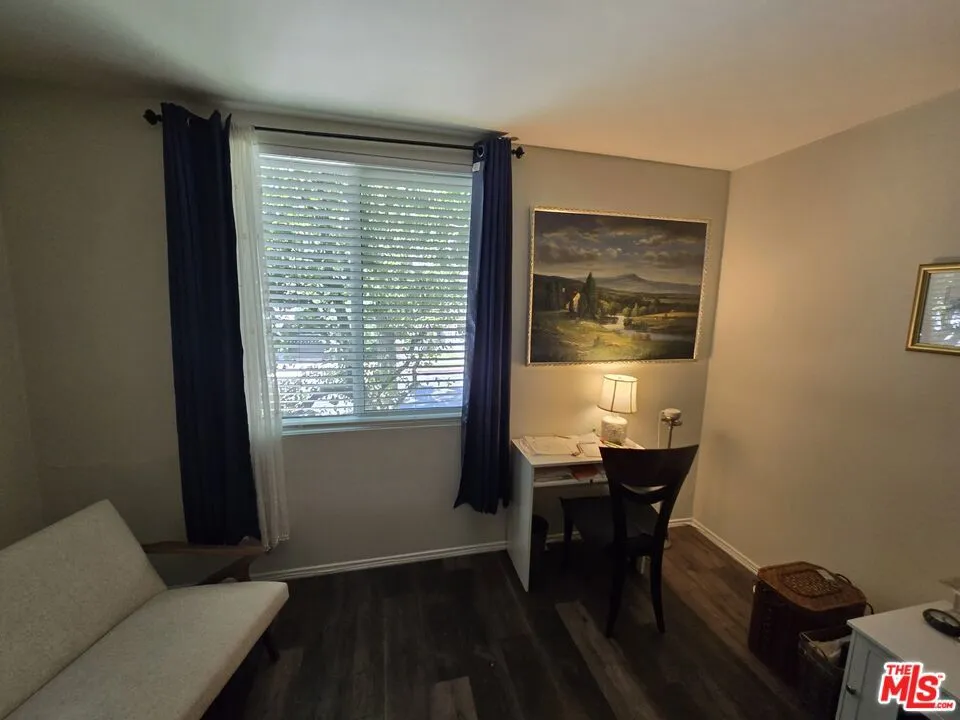 14315 Riverside Drive 105, Sherman Oaks, California 91423 home-pic-10