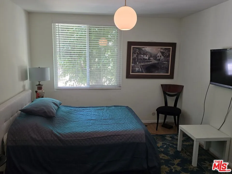 14315 Riverside Drive 105, Sherman Oaks, California 91423 home-pic-14