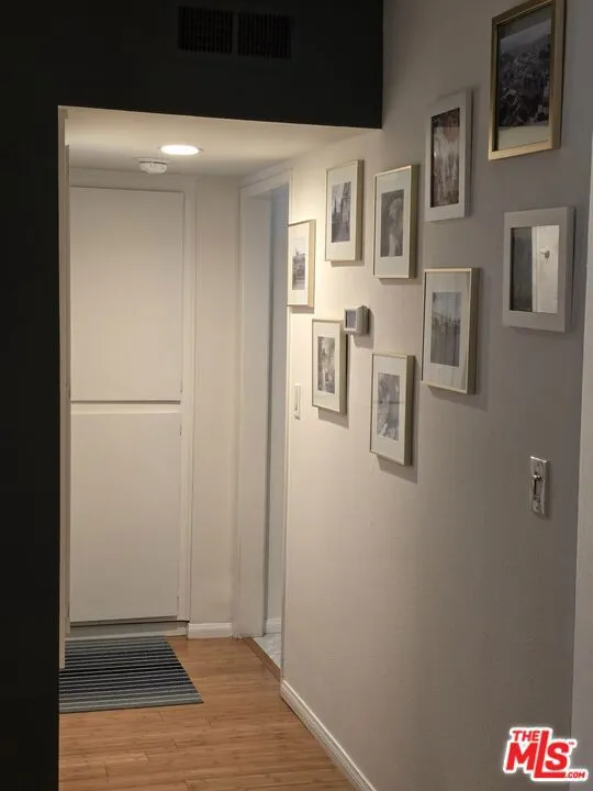 14315 Riverside Drive 105, Sherman Oaks, California 91423 home-pic-33
