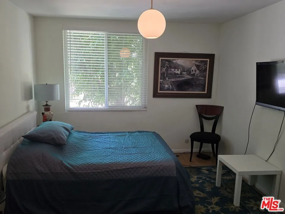 14315 Riverside Drive 105, Sherman Oaks, California 91423 home-pic-16