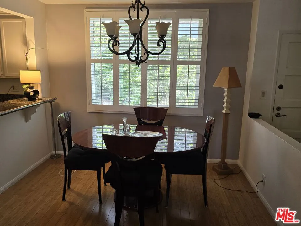 14315 Riverside Drive 105, Sherman Oaks, California 91423 home-pic-24