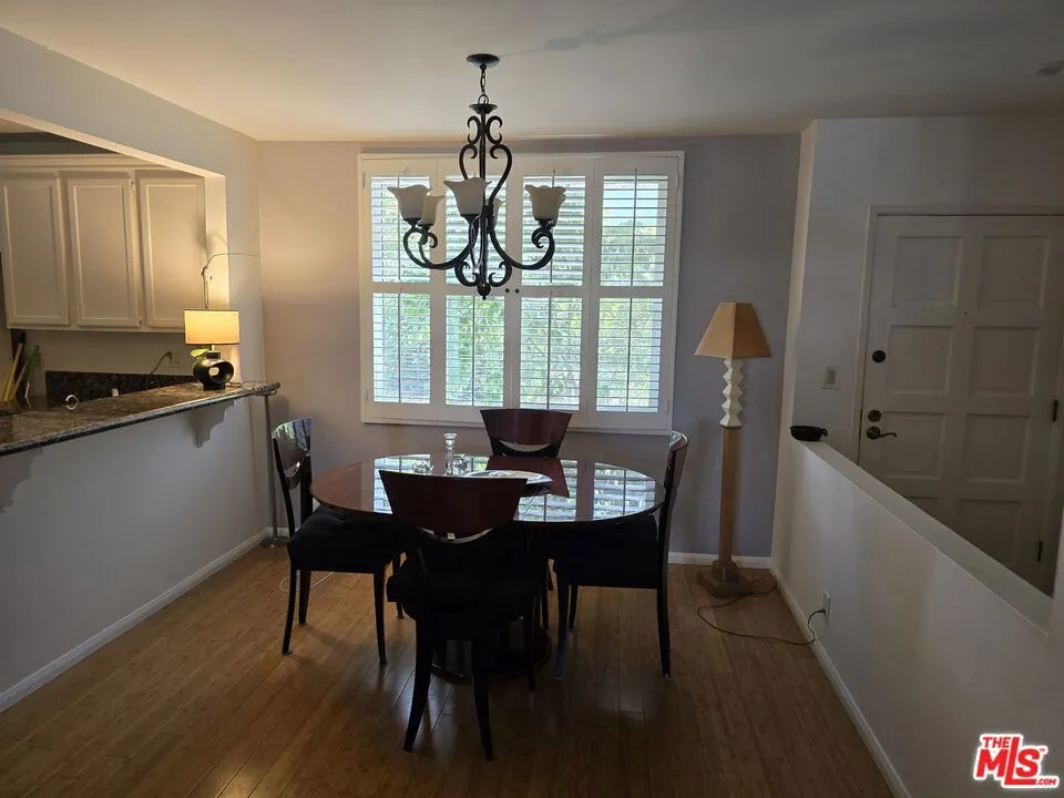 14315 Riverside Drive 105, Sherman Oaks, California 91423 home-pic-23