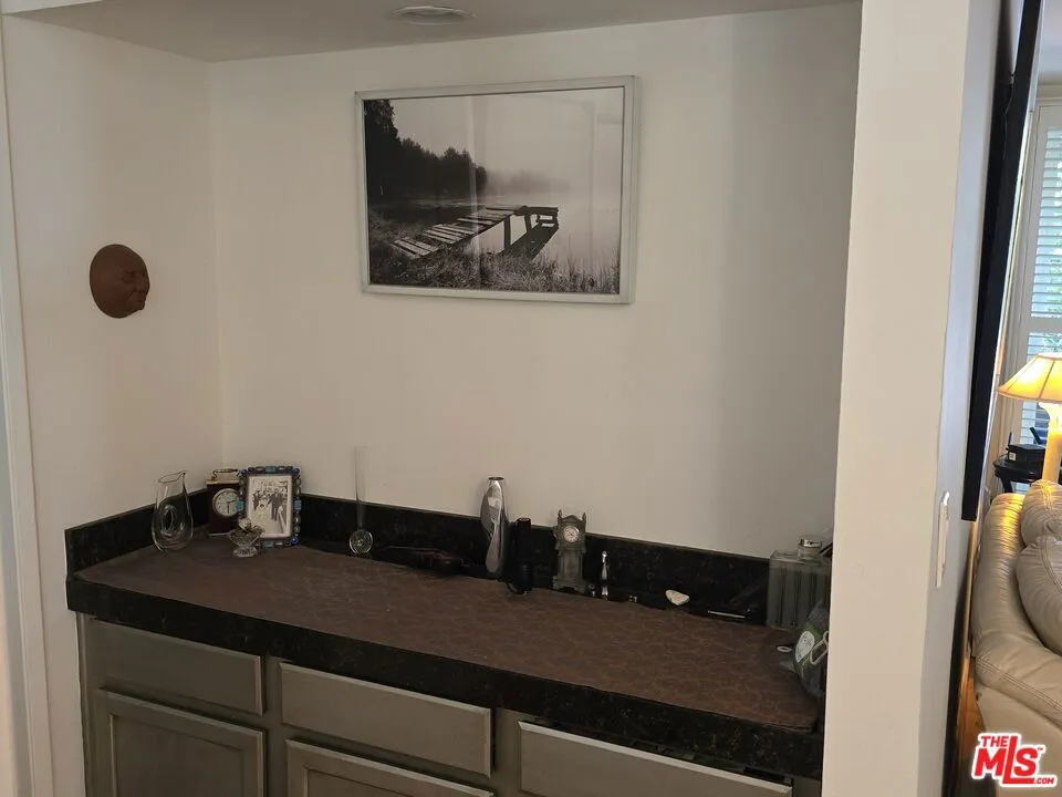 14315 Riverside Drive 105, Sherman Oaks, California 91423 home-pic-29