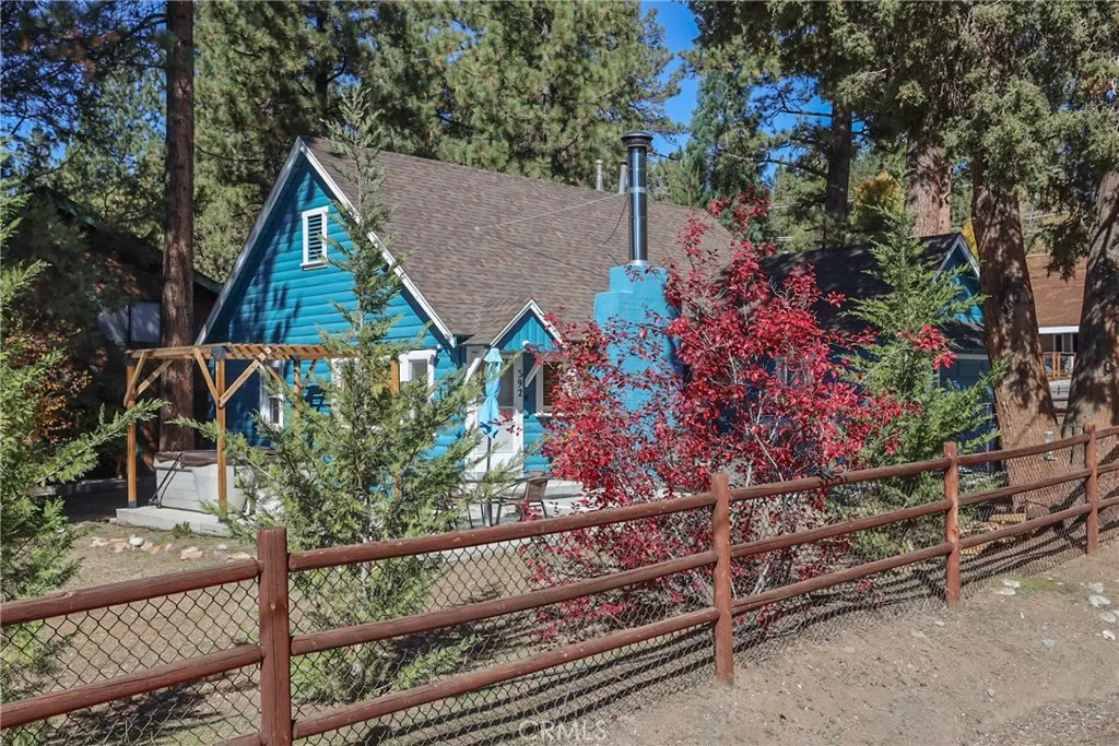 592 Douglas Street, Big Bear Lake, California 92315 home-pic-1