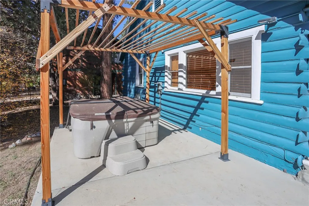 592 Douglas Street, Big Bear Lake, California 92315 home-pic-5