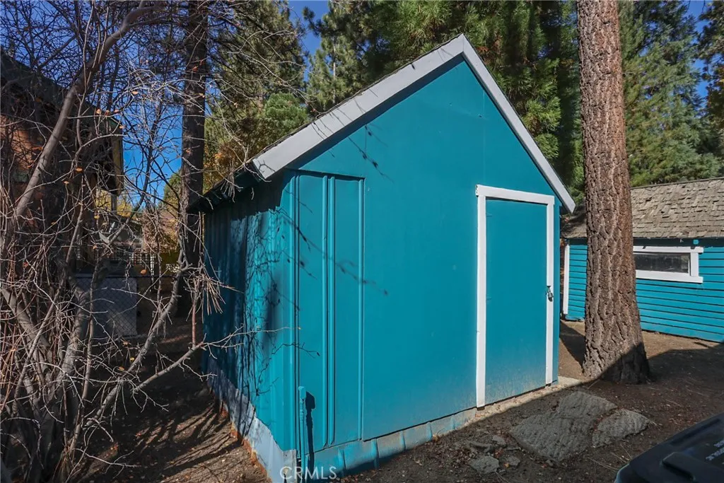 592 Douglas Street, Big Bear Lake, California 92315 home-pic-33