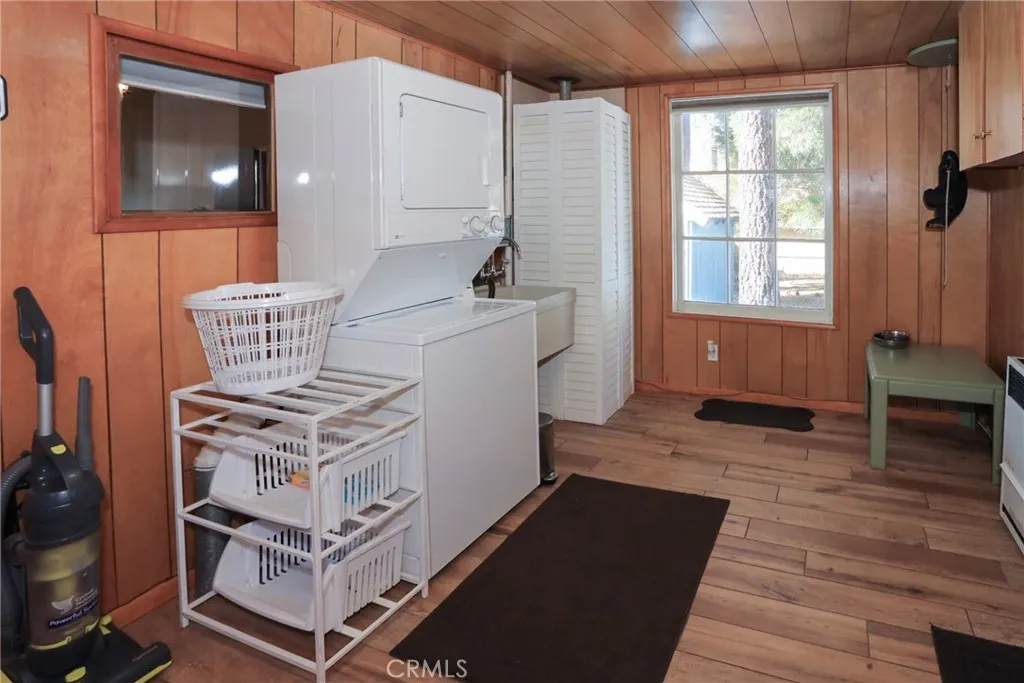 592 Douglas Street, Big Bear Lake, California 92315 home-pic-19