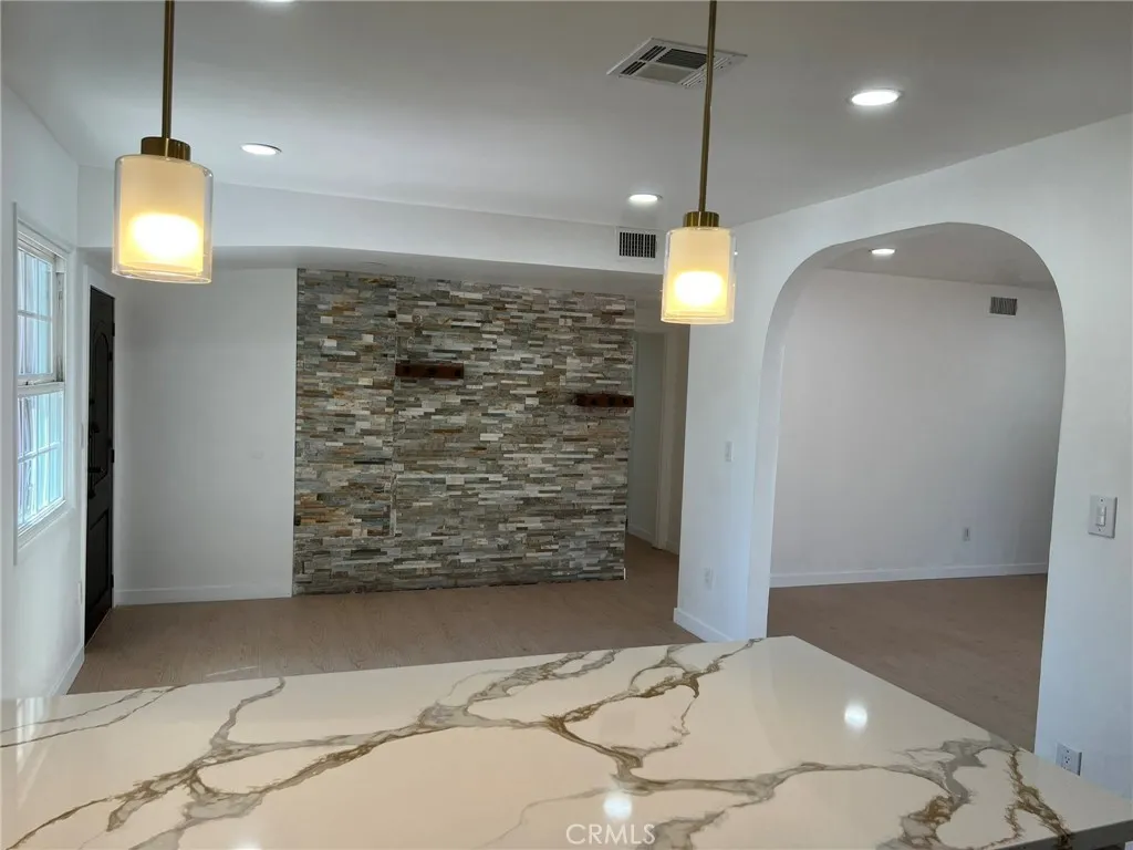 12826 Bromont, San Fernando, California 91340 home-pic-10