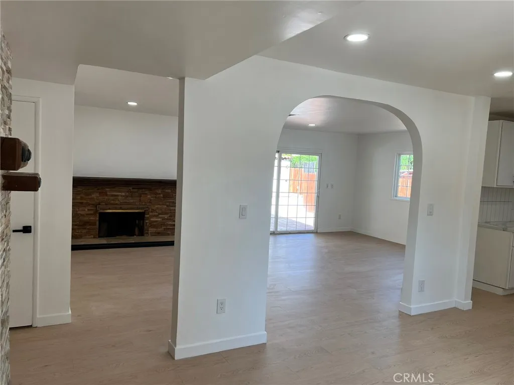 12826 Bromont, San Fernando, California 91340 home-pic-7