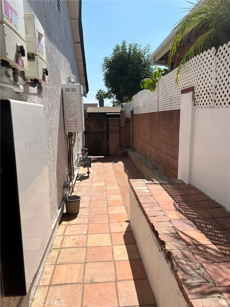 12826 Bromont, San Fernando, California 91340 home-pic-37
