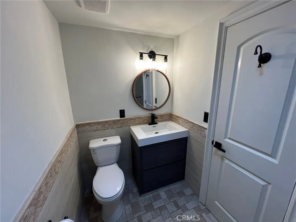 12826 Bromont, San Fernando, California 91340 home-pic-15