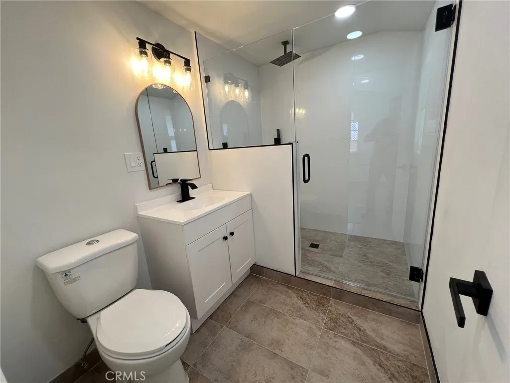 12826 Bromont, San Fernando, California 91340 home-pic-18
