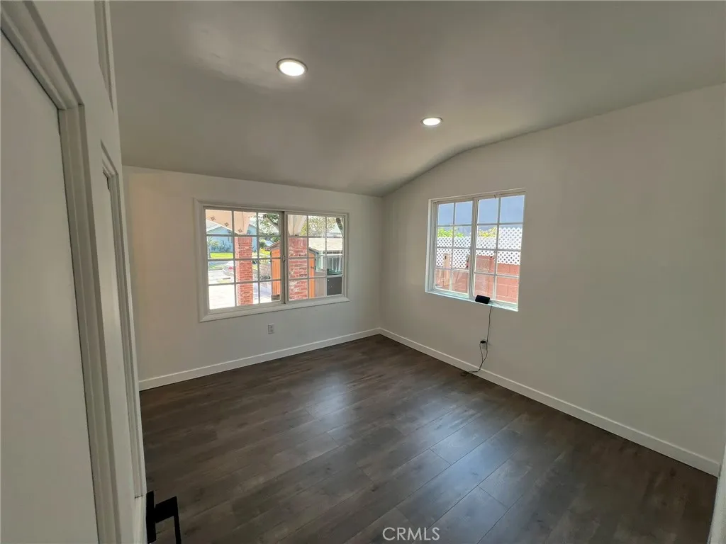 12826 Bromont, San Fernando, California 91340 home-pic-16