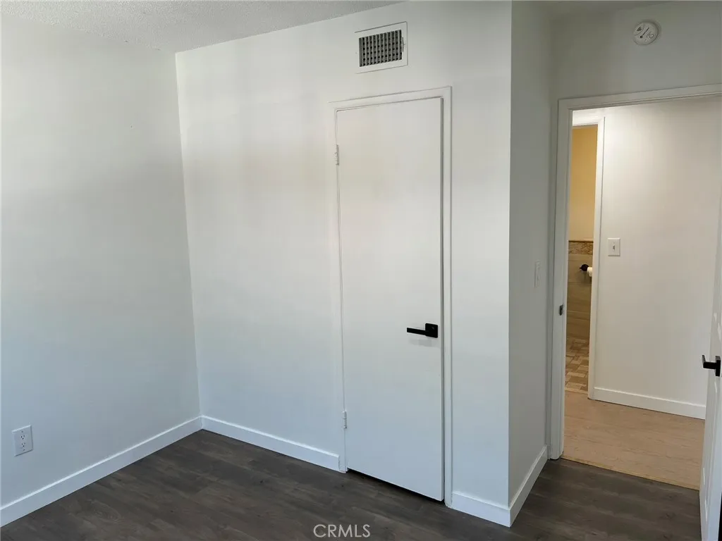 12826 Bromont, San Fernando, California 91340 home-pic-23