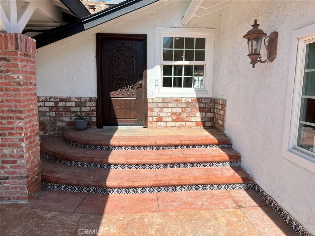 12826 Bromont, San Fernando, California 91340 home-pic-4