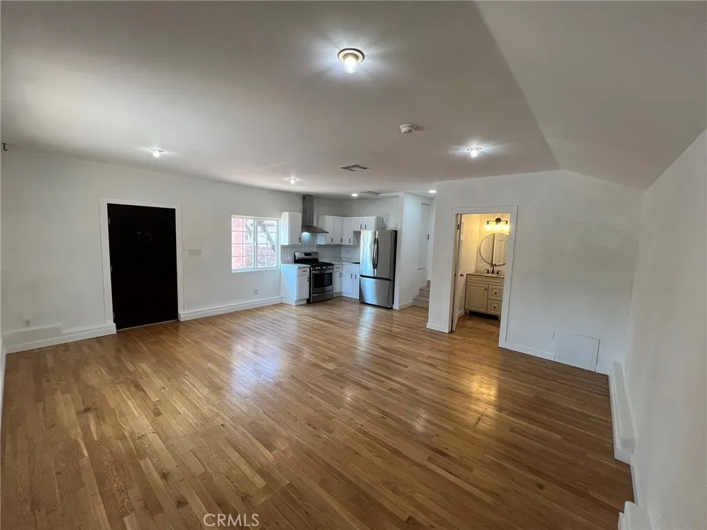 12826 Bromont, San Fernando, California 91340 home-pic-26