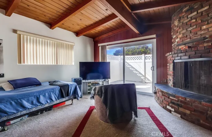Den w/fireplace
