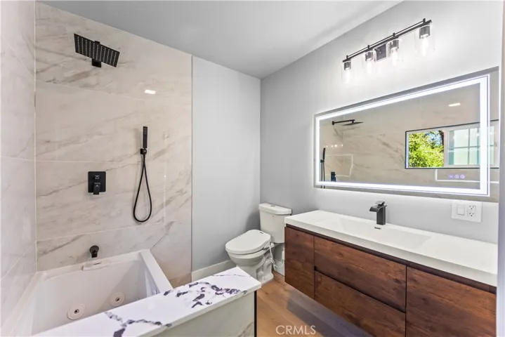 2nd Floor primary ensuite