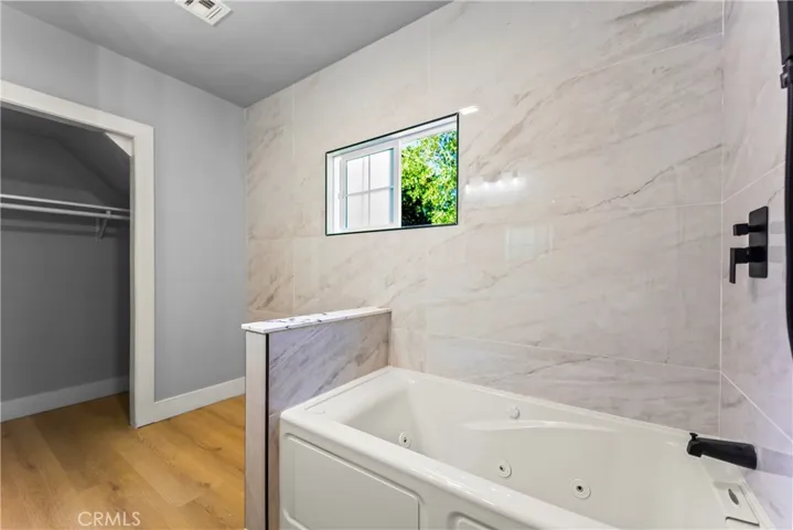 2nd Floor primary ensuite