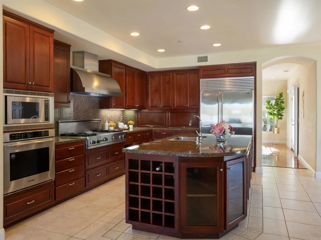 2535 San Clemente Avenue, Vista, California 92084 home-pic-16