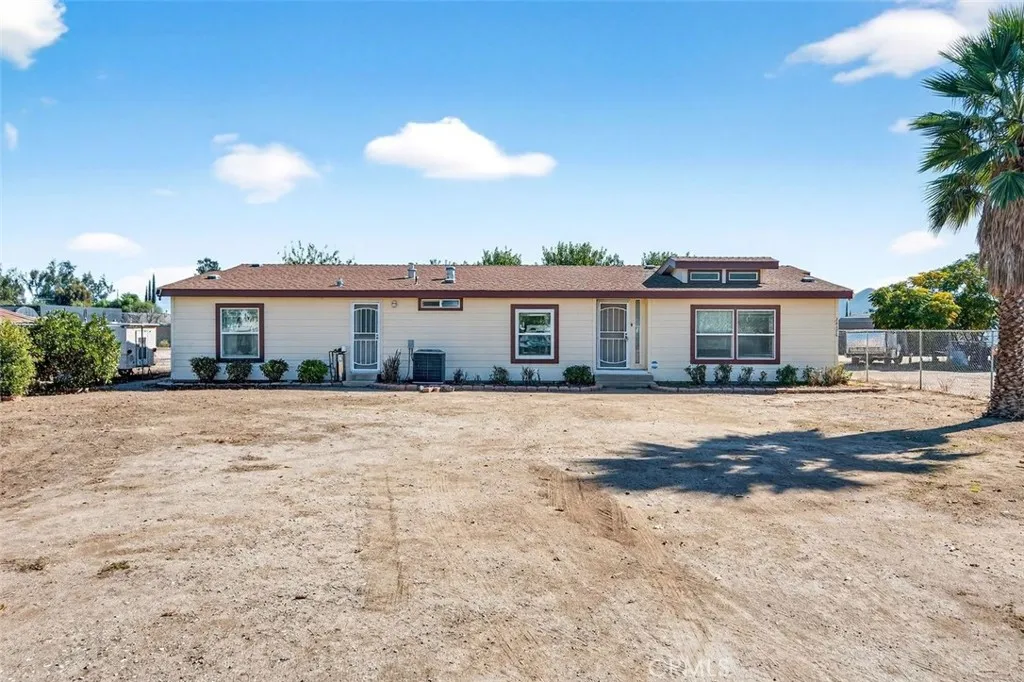 28576 Whittier, Winchester, California 92596 home-pic-1