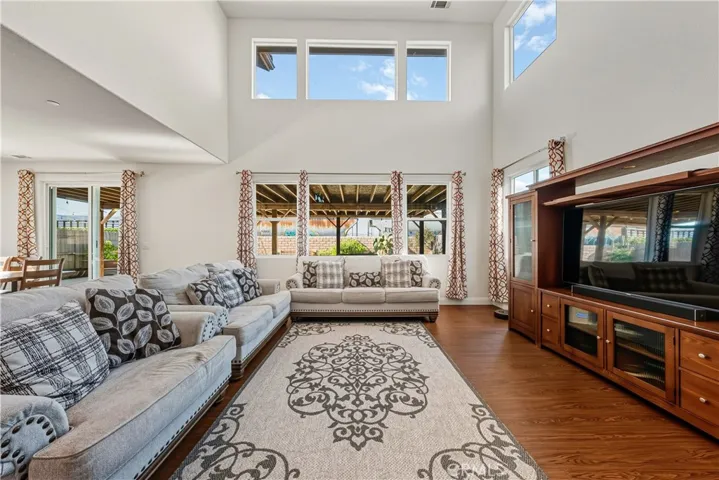 311 Las Flores, Guadalupe, California 93434