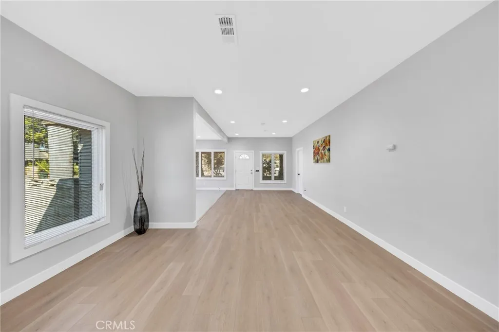 404 E Kingsley Avenue, Pomona, California 91767 home-pic-11