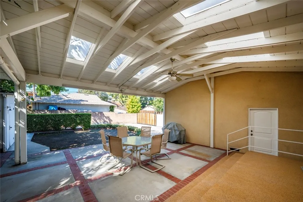 25085 Highspring, Newhall, California 91321 home-pic-33