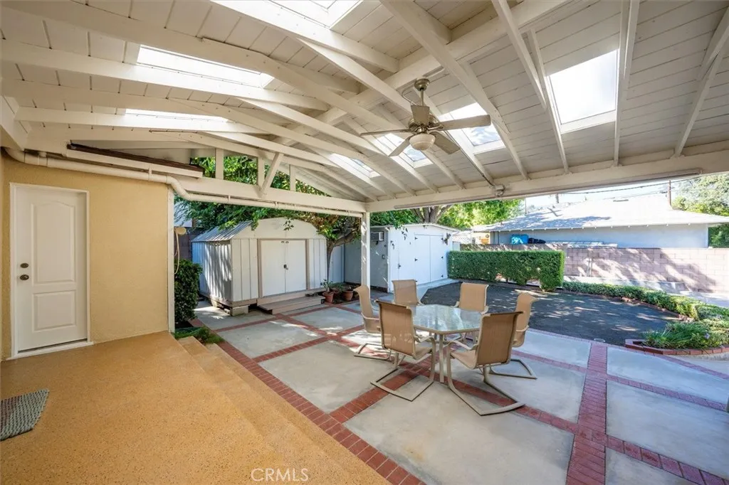 25085 Highspring, Newhall, California 91321 home-pic-32