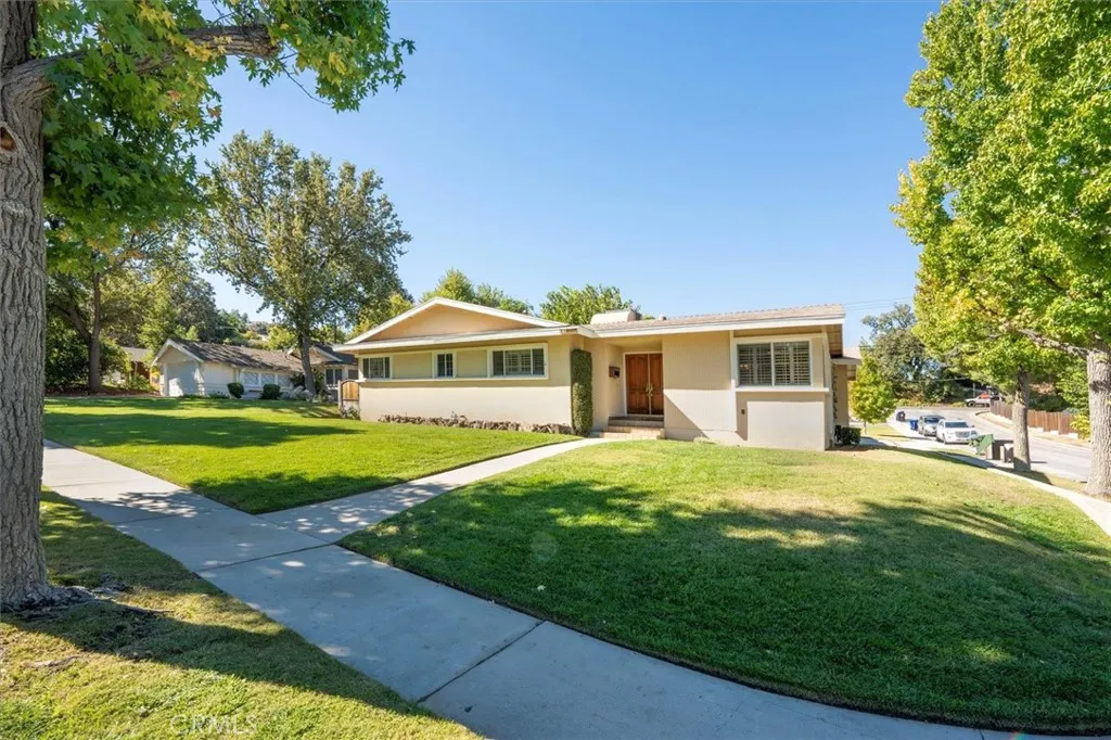 25085 Highspring, Newhall, California 91321 home-pic-0