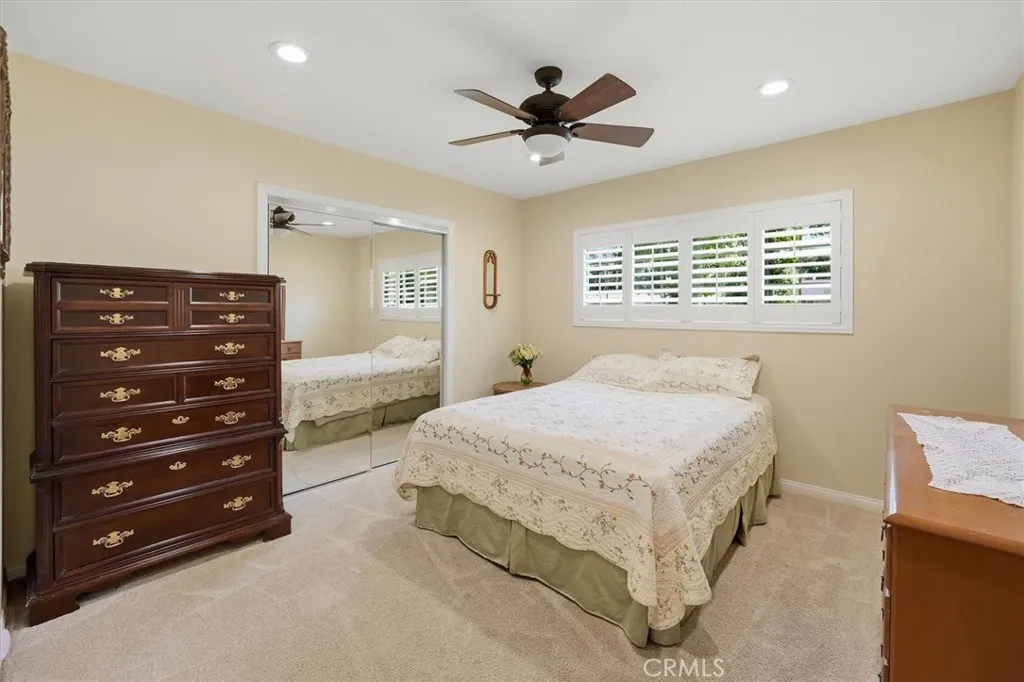 25085 Highspring, Newhall, California 91321 home-pic-25