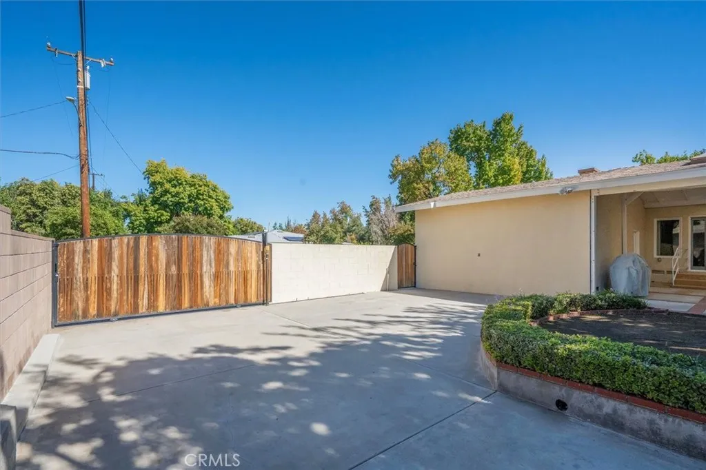 25085 Highspring, Newhall, California 91321 home-pic-41