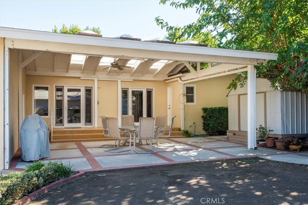 25085 Highspring, Newhall, California 91321 home-pic-36
