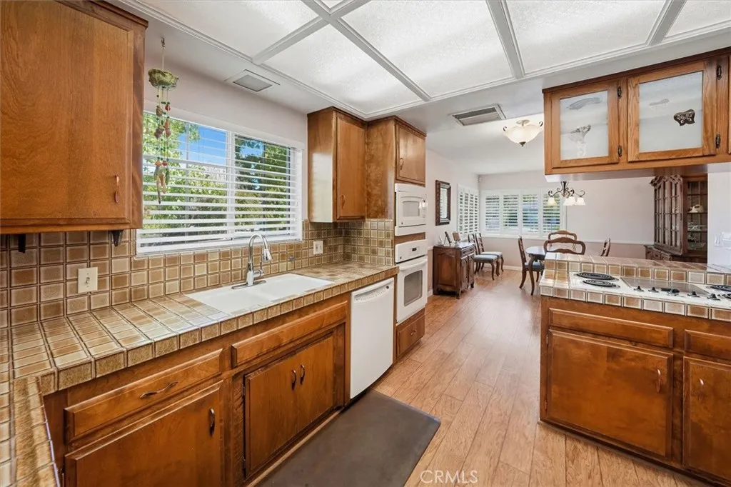 25085 Highspring, Newhall, California 91321 home-pic-16