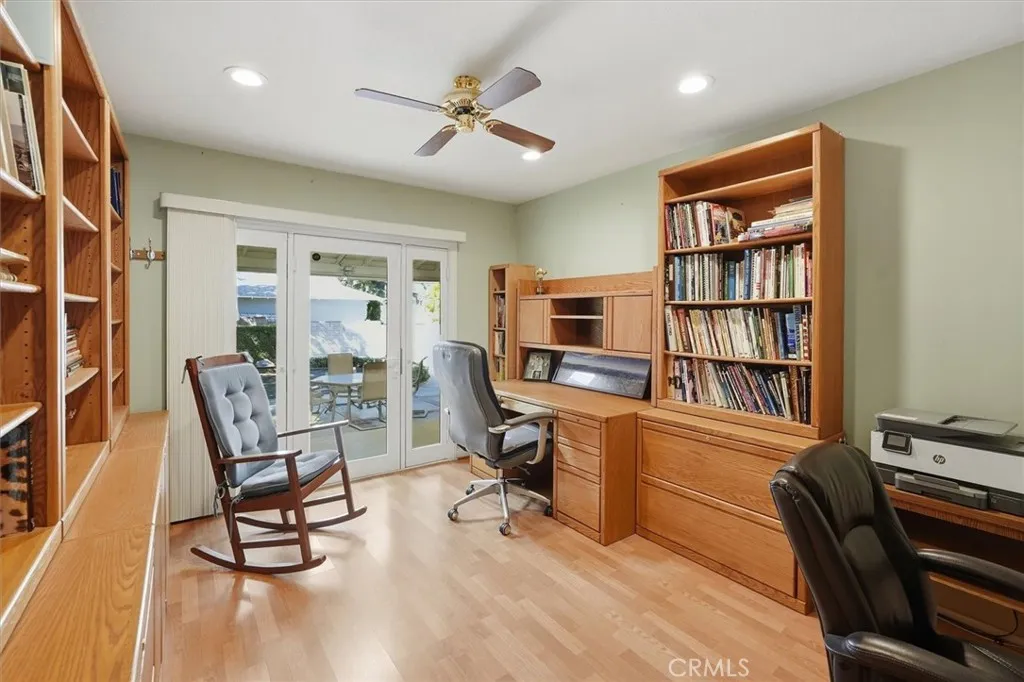 25085 Highspring, Newhall, California 91321 home-pic-30
