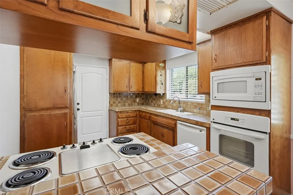25085 Highspring, Newhall, California 91321 home-pic-14