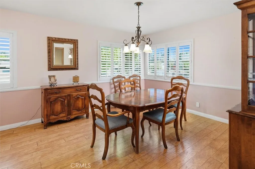 25085 Highspring, Newhall, California 91321 home-pic-19