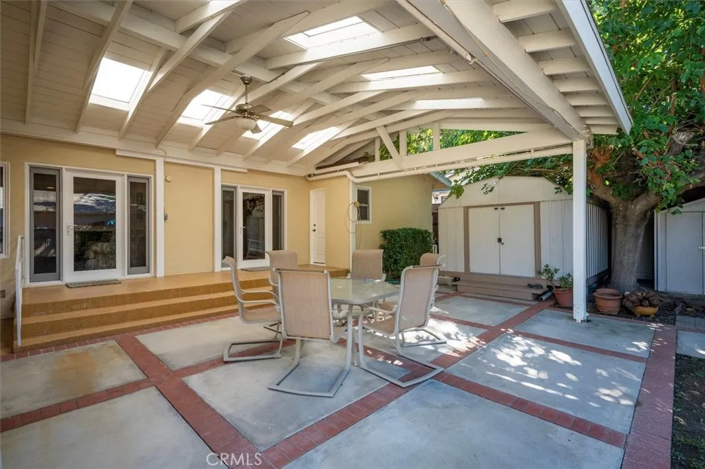 25085 Highspring, Newhall, California 91321 home-pic-37