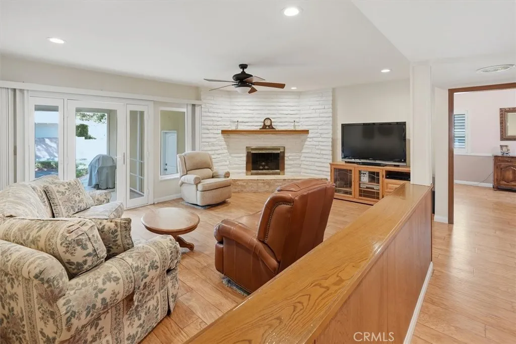 25085 Highspring, Newhall, California 91321 home-pic-11