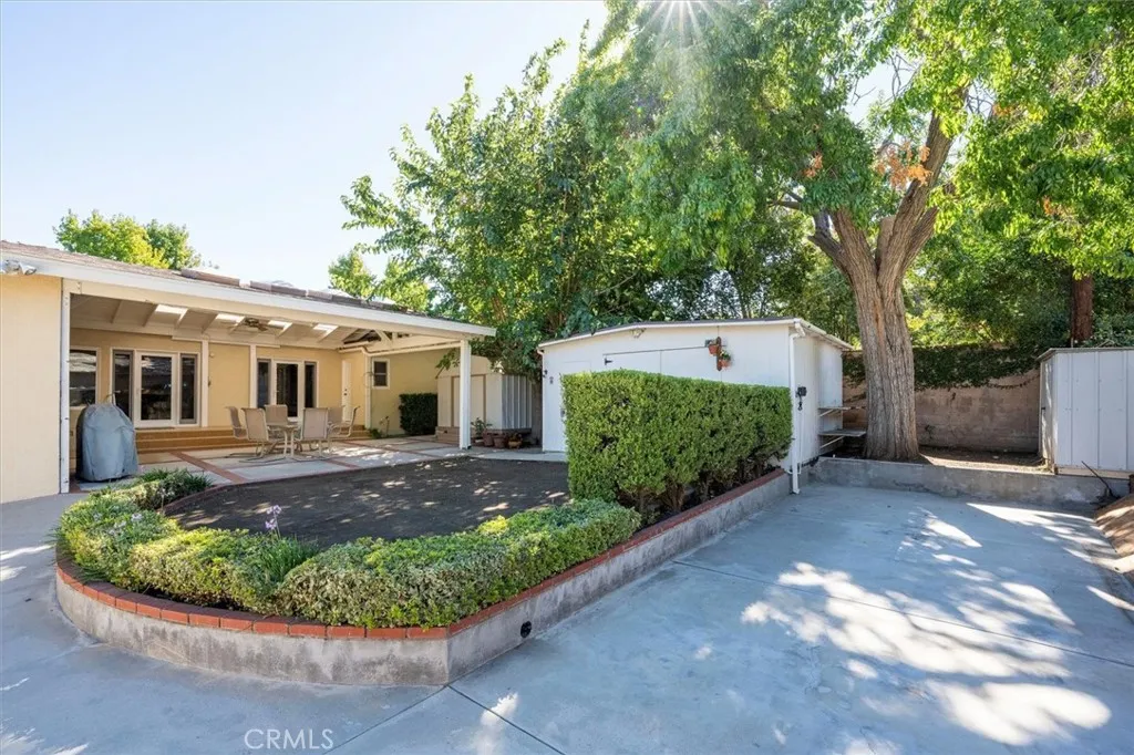 25085 Highspring, Newhall, California 91321 home-pic-35