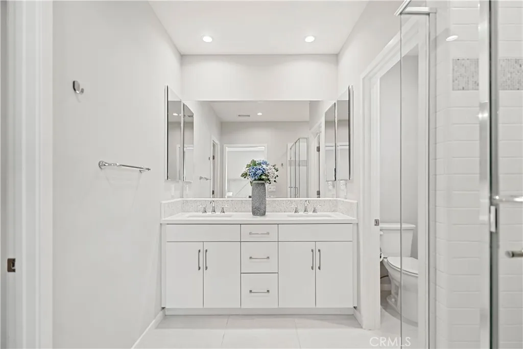 135 Messenger, Irvine, California 92618 home-pic-23