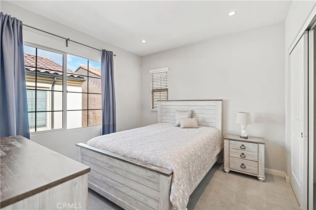 135 Messenger, Irvine, California 92618 home-pic-21